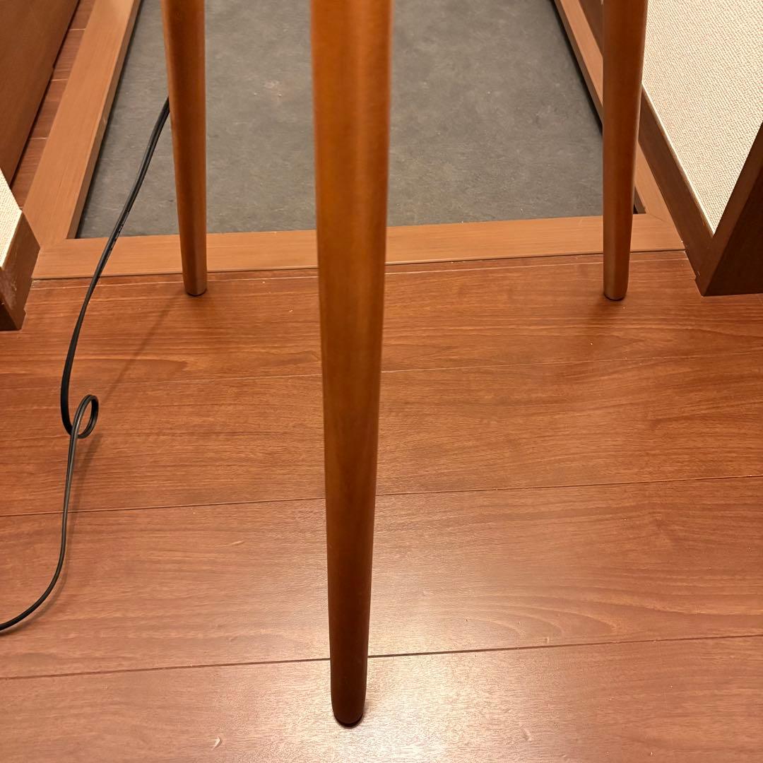 【送料込】三脚　ルームライト　フロアライト　おしゃれ　照明