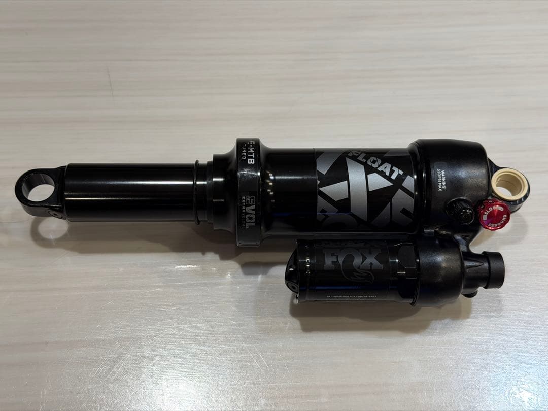 FOX FLOAT X 230×62.5 リヤショック