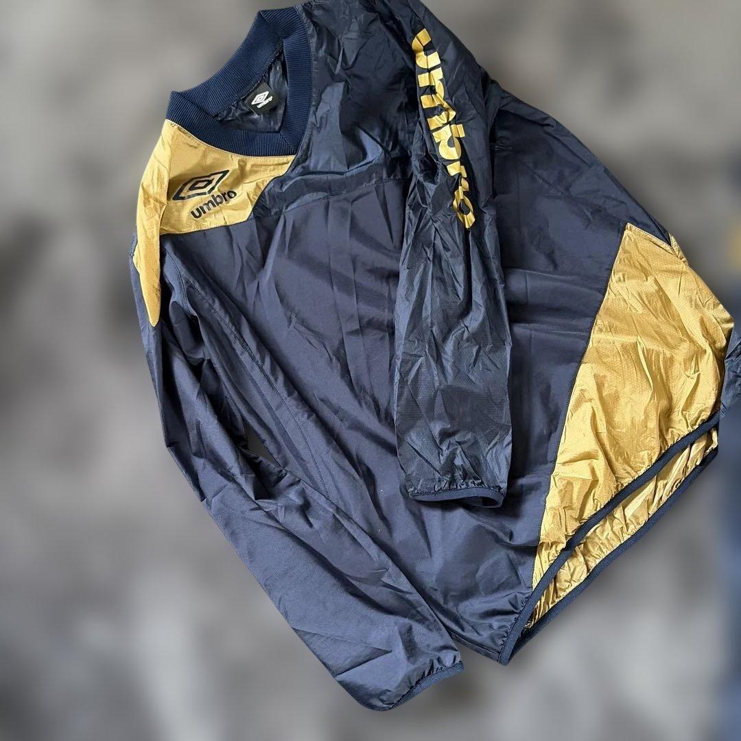 美品！UMBRO M 上下セット ピステ　セットアップ ナイロンプルオーバー