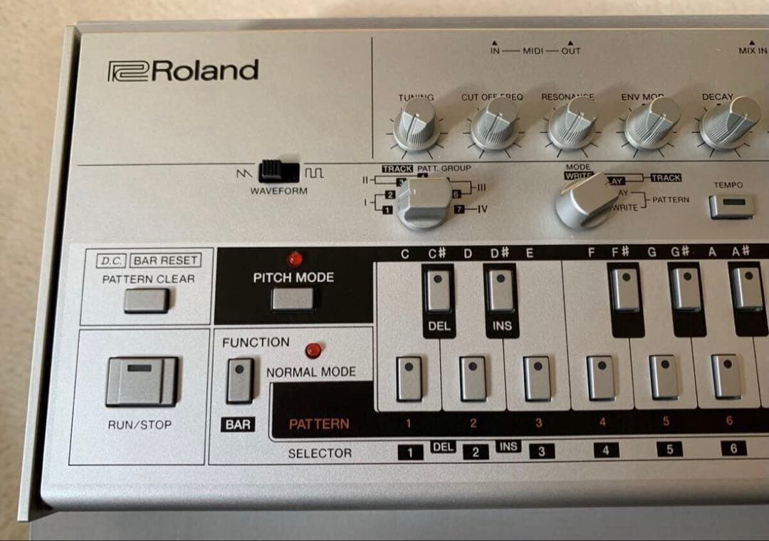 鍵盤楽器 Roland TB-03 Boutique Bass Line