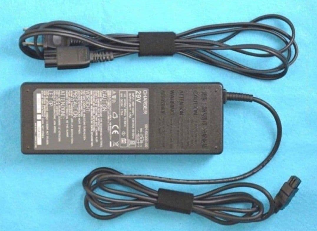 サンスター技研　⭐️電動自転車バッテリー充電器⭐️新品箱入り⭐️入手困難品