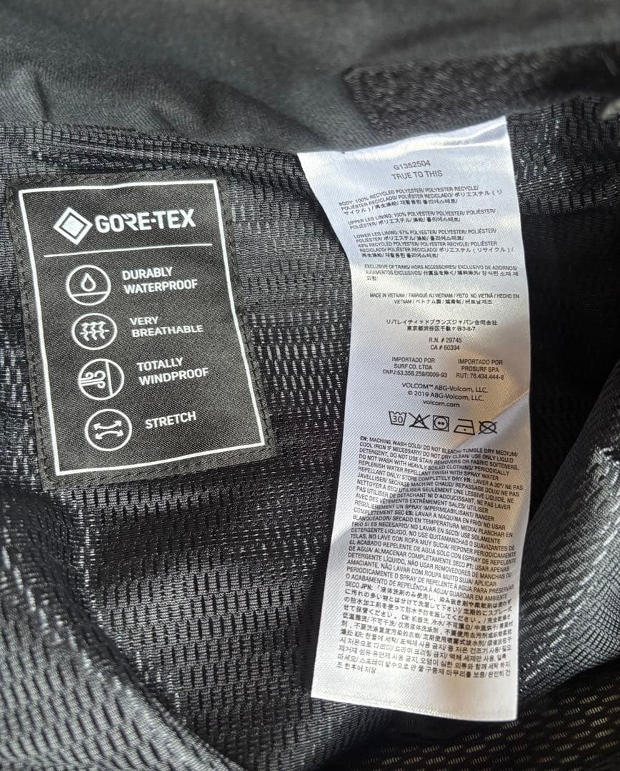 VOLCOMボルコム　Rnge Strech Gore-Tex Pants