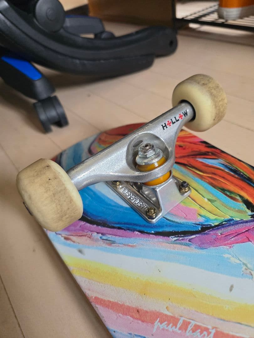 カラフルスケートボード HOLLOWトラック