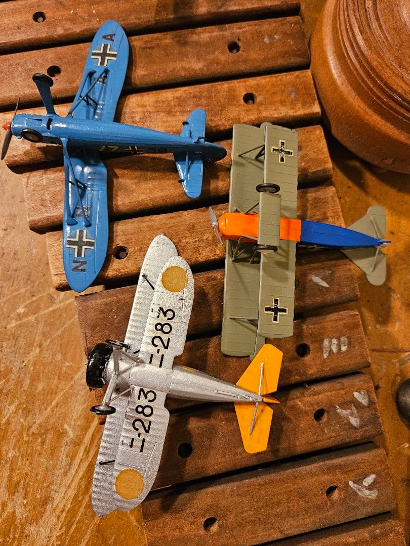 戦闘機　飛行機　模型　プラモデル　完成品　日本軍　ドイツ　アメリカ　昭和レトロ