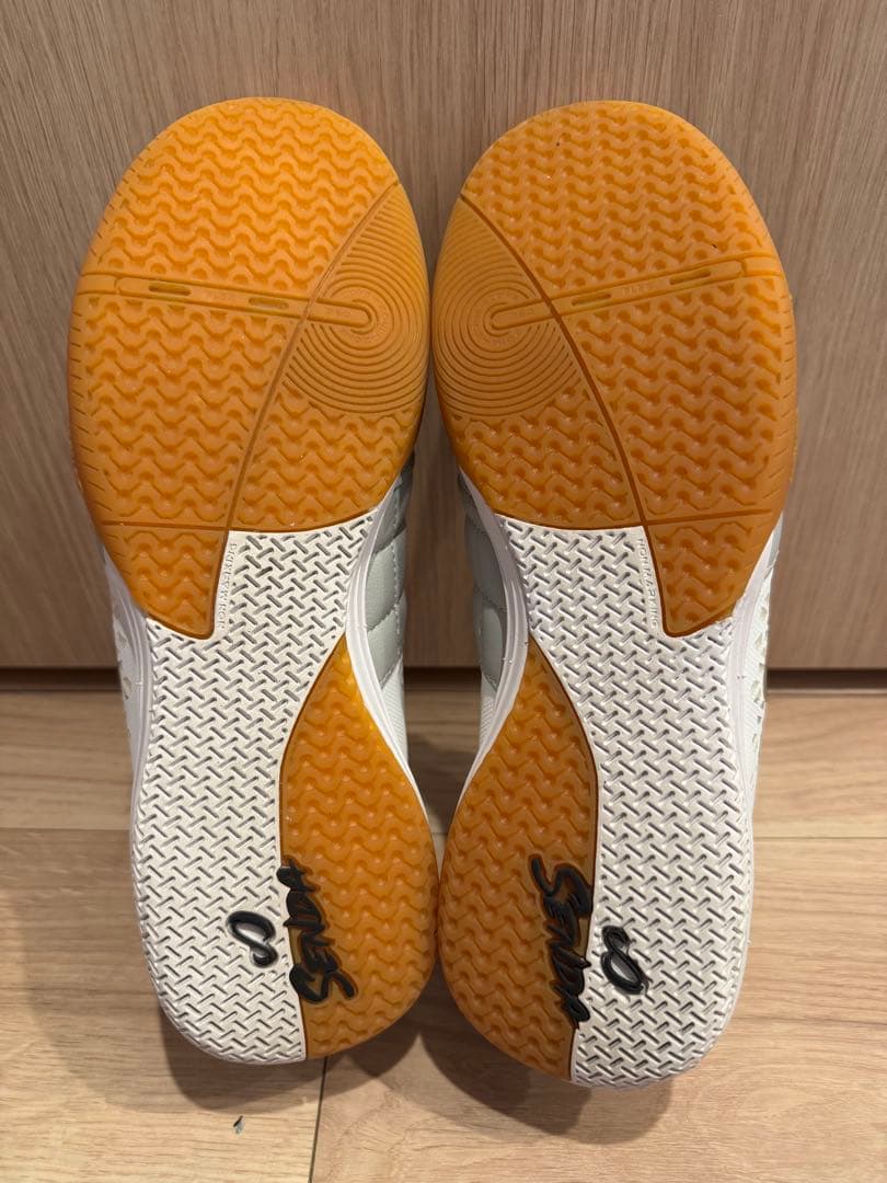最終値引「ほぼ新品」Senda フットサルシューズ グレー/ホワイト　25.0