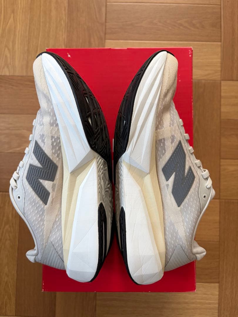 【New Balance】FuelCell Rebel v5 B25.0cm