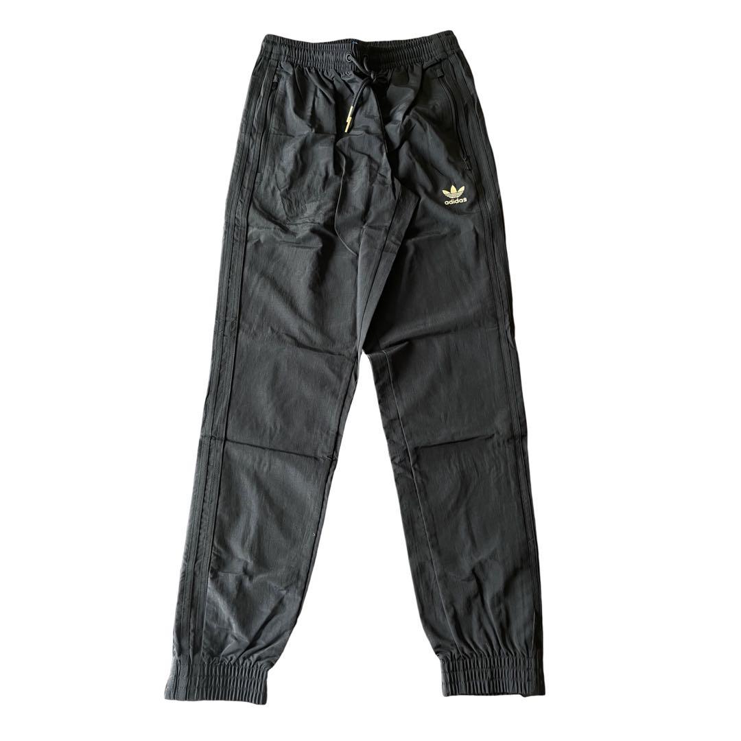 adidas ウーブン　SST トラックパンツ