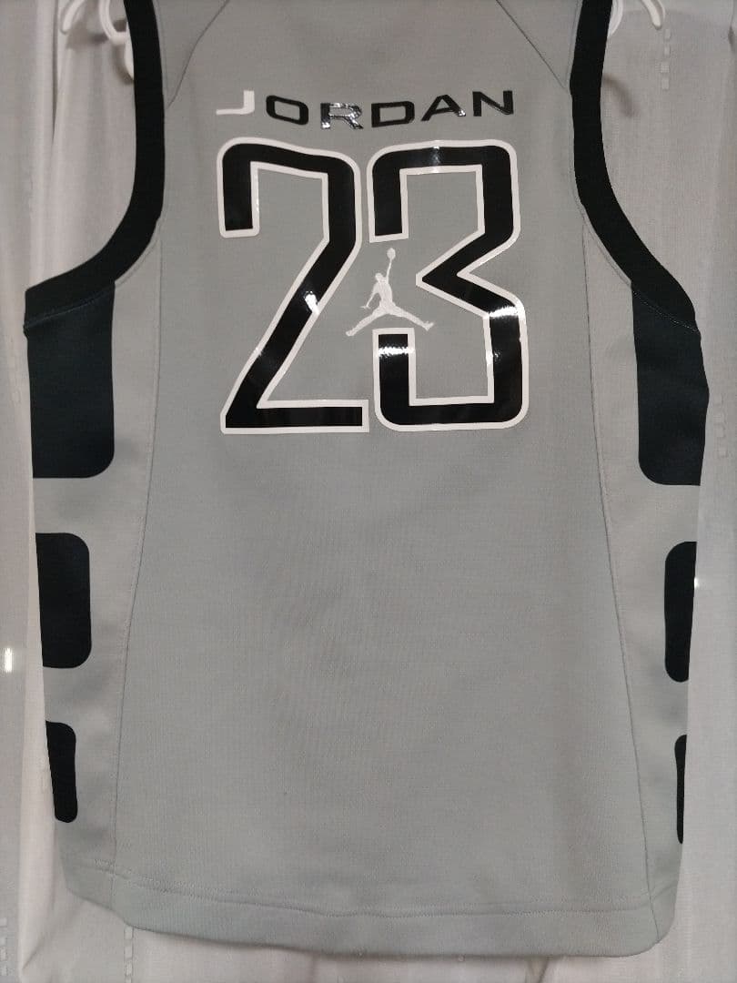 NIKE JORDAN Vネックタンクトップ （188071）