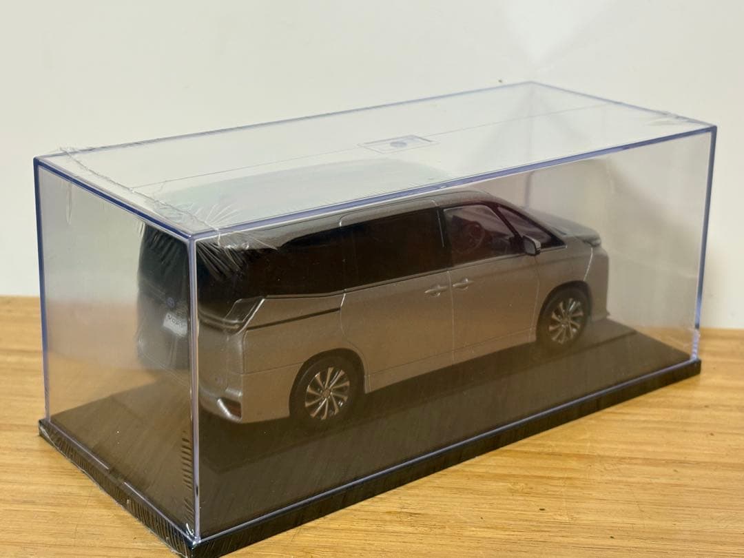 トヨタ ヴォクシー カラーサンプル メタルストリームメタリック 1KO
