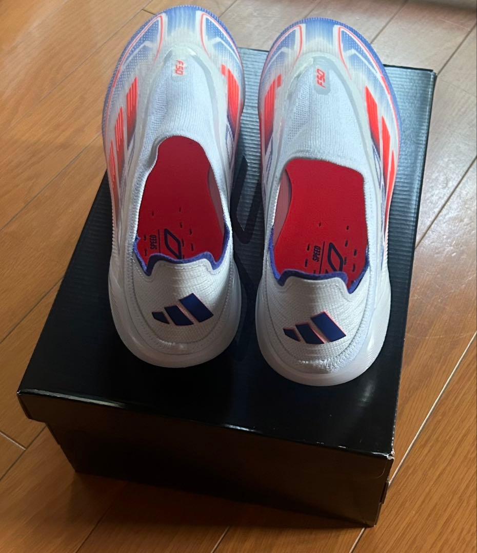 シューズ F50 ELITE LACELESS FG