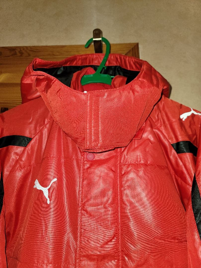 【新品未使用】Puma 赤 防寒ベンチコート　サイズO