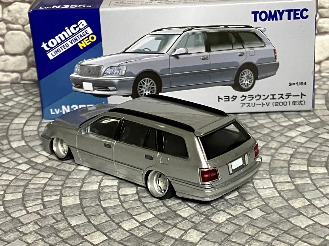 トミカ LV-N355a トヨタ クラウンエステート　改造