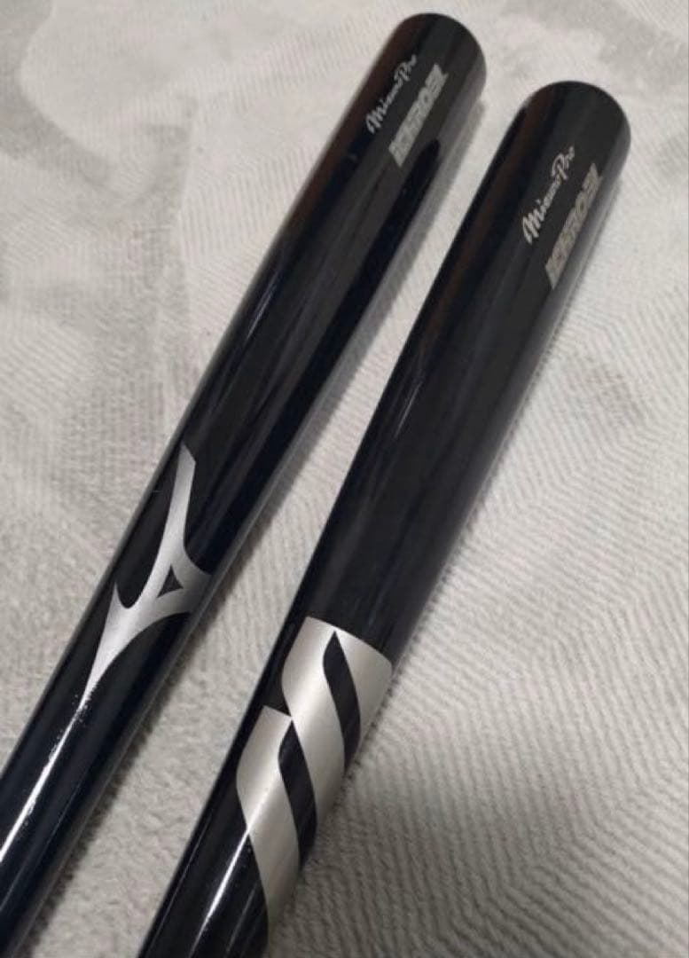 【貴重美品】2本セットミズノプロ 硬式木製バット イチロー選手 本人使用同モデル
