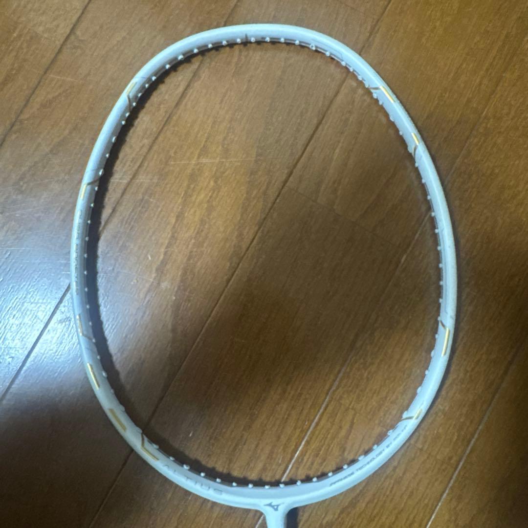 アルティウスツアー MIZUNOバドミントンラケット 4u-g6