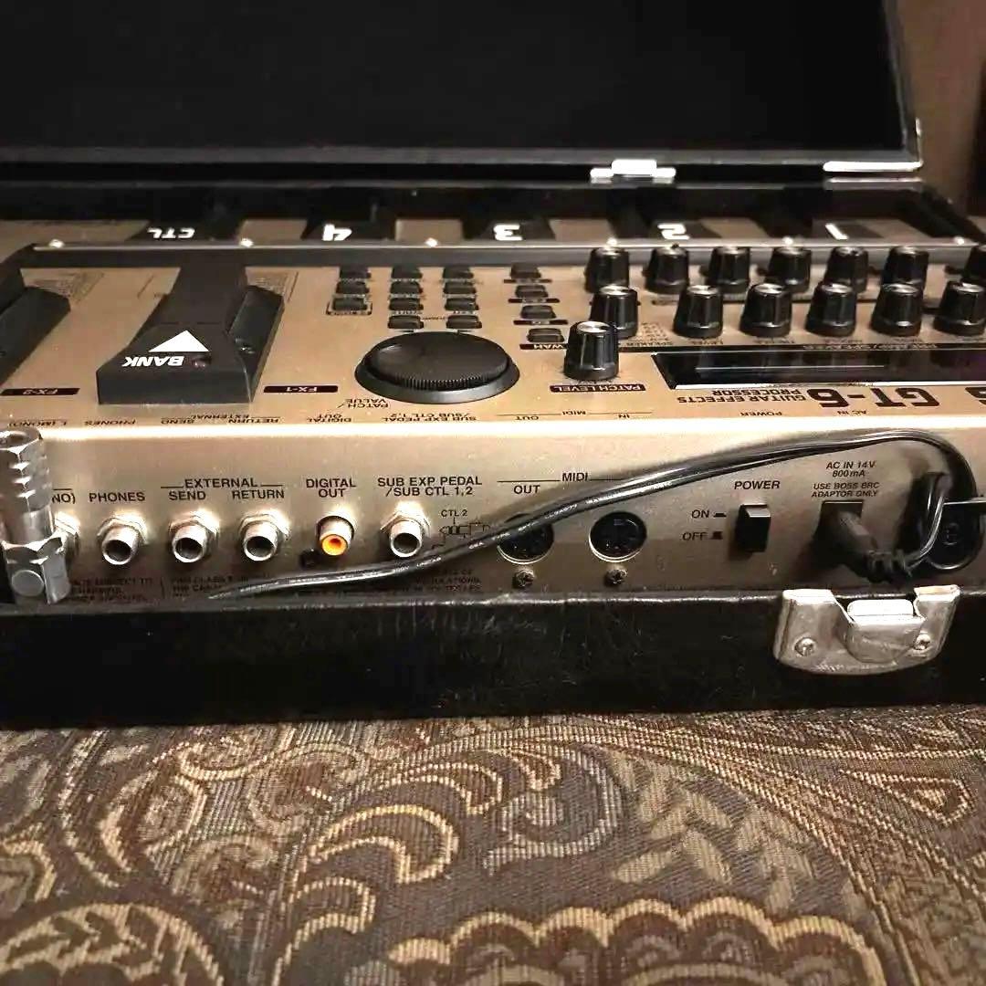 BOSS GT-6 マルチエフェクター ハードケース、アダプター、取説付き