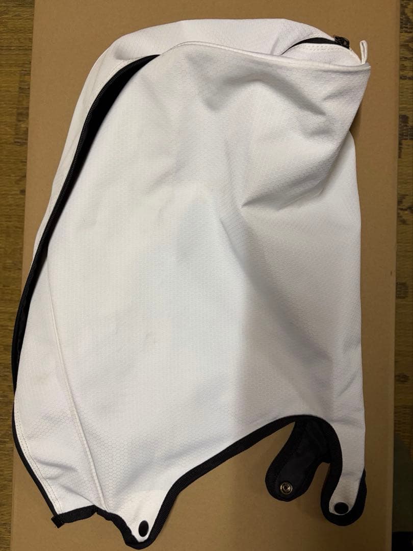 adidas ゴルフバッグ　キャディバッグ　軽量 DG711 HG5752