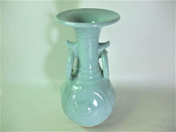 青磁 彫刻 双耳付 環耳 花瓶 花生 銘「圓山」逸品 共箱