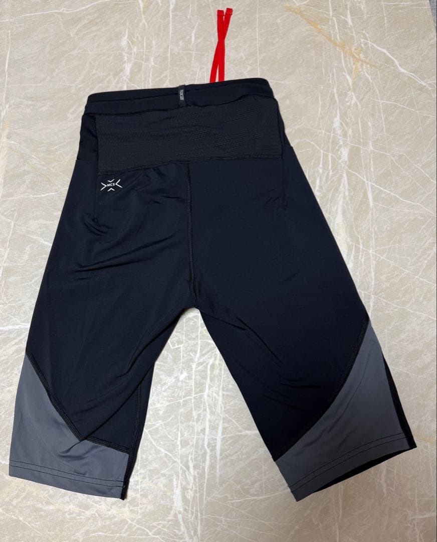 2XU ライトスピードリアクトコンプレッションショート　Mサイズ
