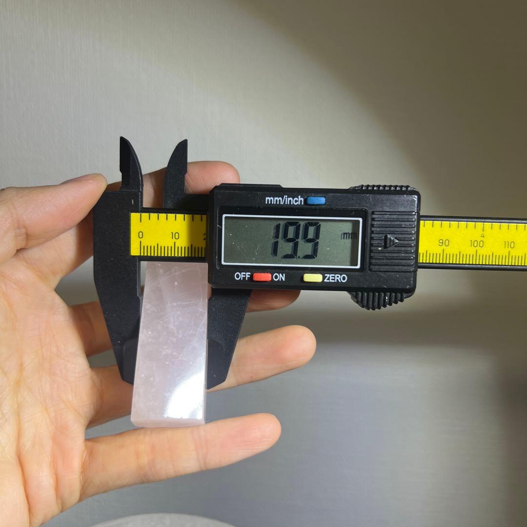 ナツナギ様お取り置き　ポイント　六角柱　天然石　69㍉　置物 49g(4-4)