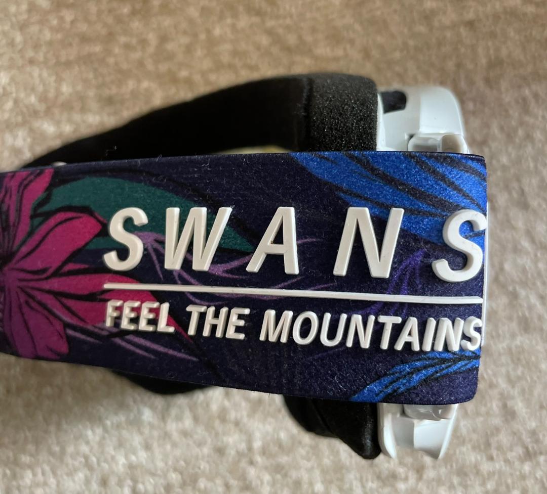 【使用1回】SWANS フォトクロミックゴーグル 花柄ストラップ