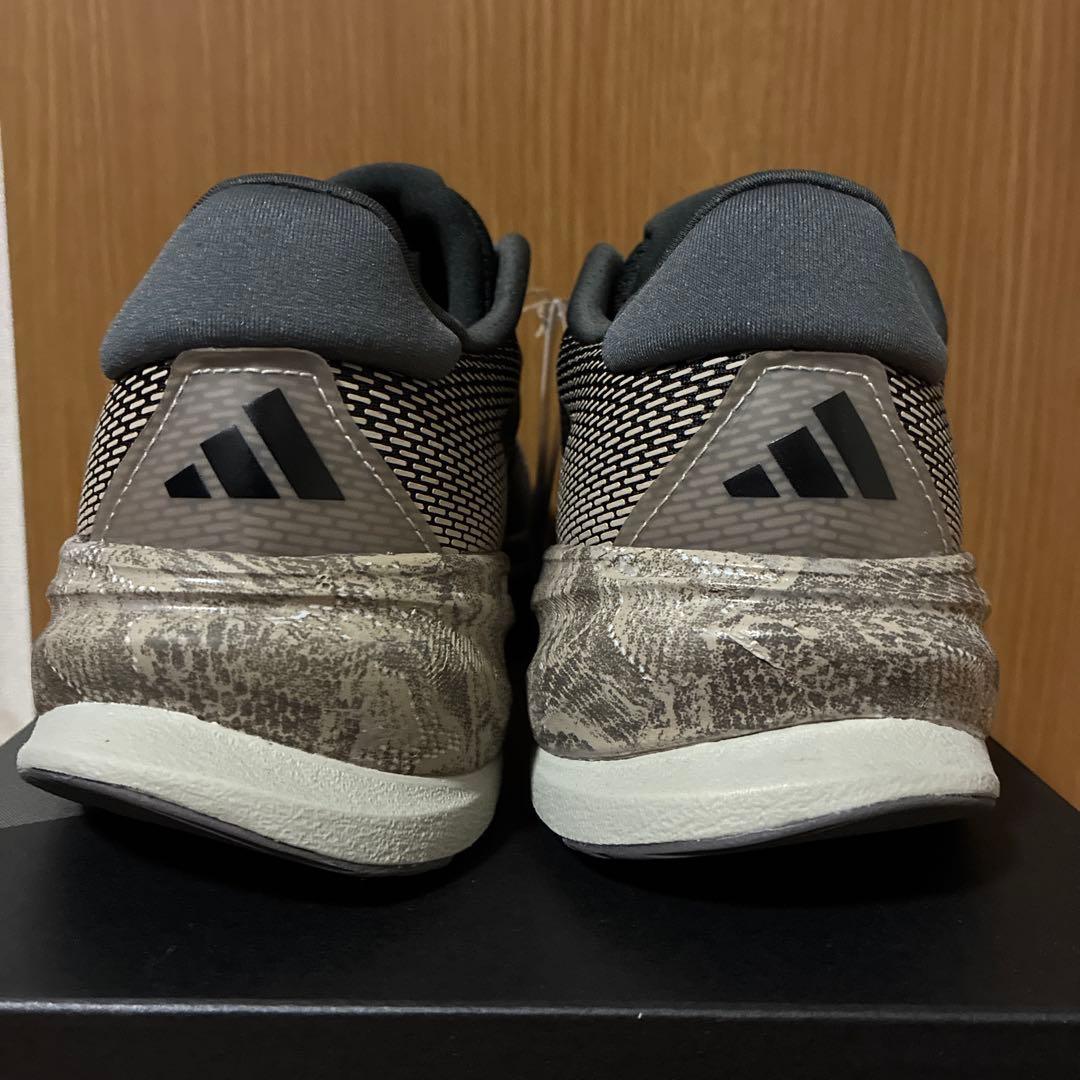 アディダス ランニングシューズ　スーパーノヴァ ライズ　ID8781