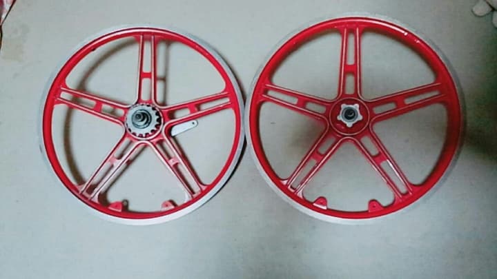 OLD BMXにLester ホイールレッド