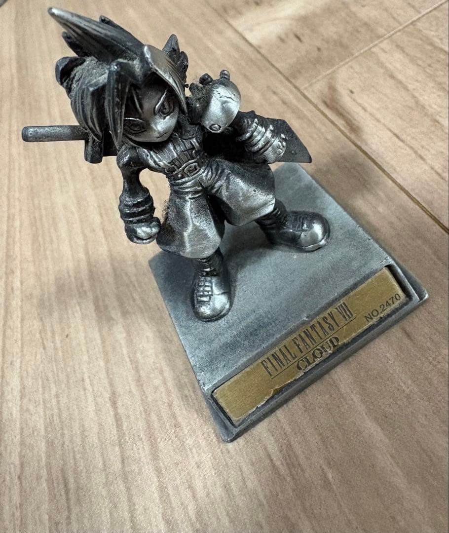 最終値下　FINAL FANTASY VII クラウド クロムフィギュア　限定品