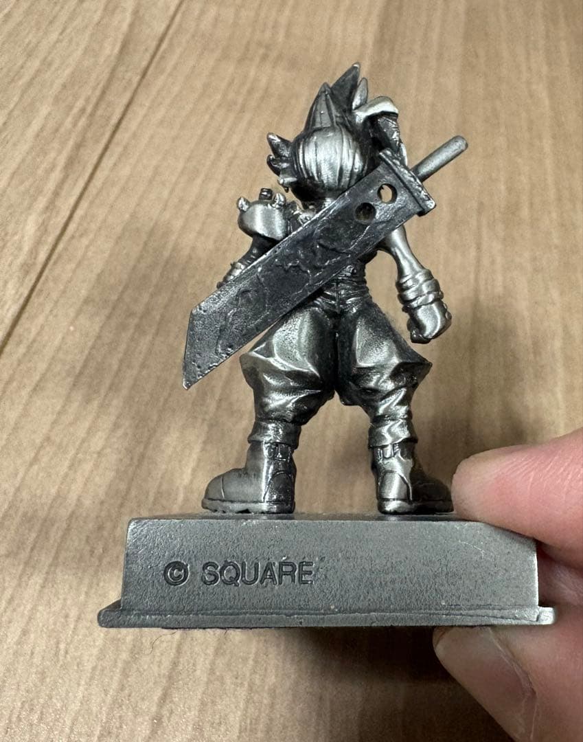 最終値下　FINAL FANTASY VII クラウド クロムフィギュア　限定品