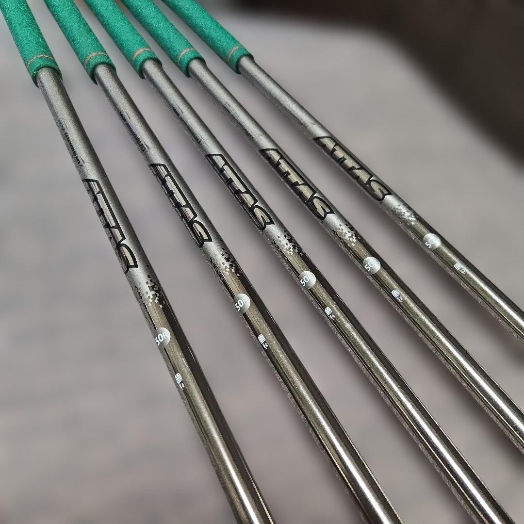 TaylorMade P790 レッドブルコラボ　限定アイアン　5本セット