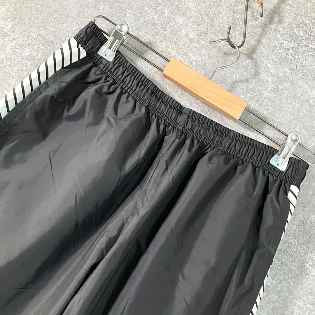 asics　ウィンドブレーカーパンツ　ブラック　ロゴ　プリント　ポリエステル