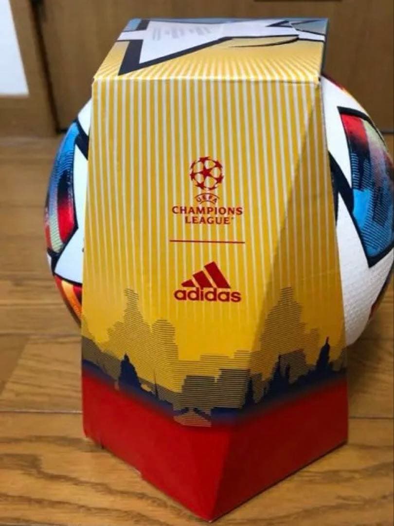 希少　美品　adidas チャンピオンズリーグ サッカーボール　5号