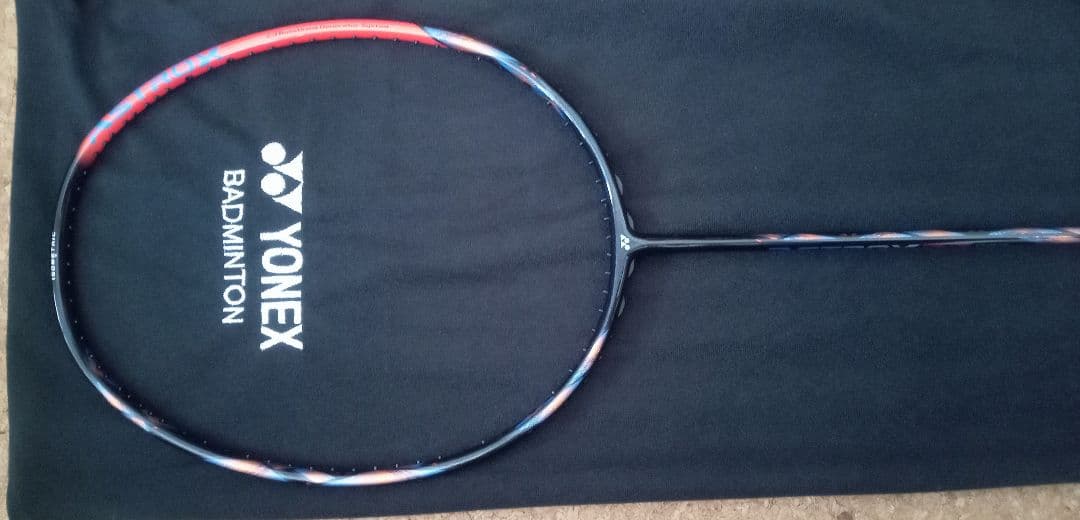 YONEX アストロクス77PRO (4UG6)