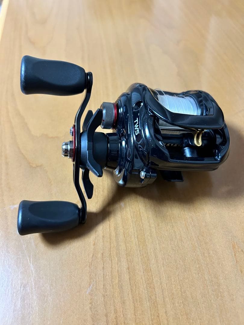 タトゥーラ　TWS ベイトリール 黒