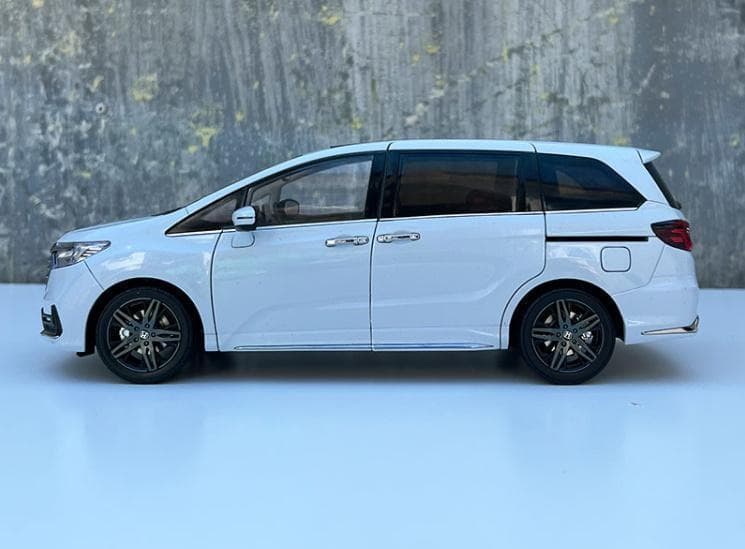 ミニカー 1/18 ホンダ オデッセイ ODYSSEY 2022 ホワイト
