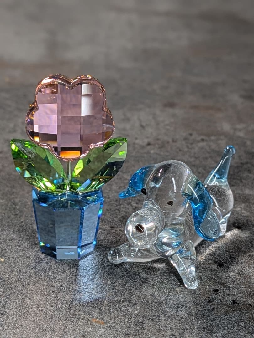 スワロフスキー　Happy flowers　ミディアム　花　超美品　箱有り 犬付