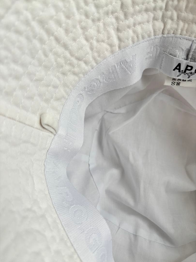 A.P.C GOLF ロゴ刺繍入り　バケットハット ホワイト　Mサイズ