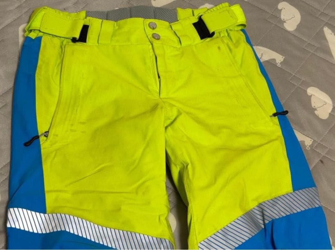 （限定販売品）オンヨネ　スキーウェア　デモモデル　上下 セット