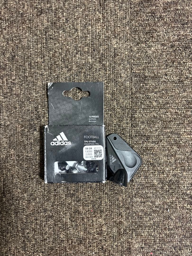 adidas Predator サッカーシューズ
