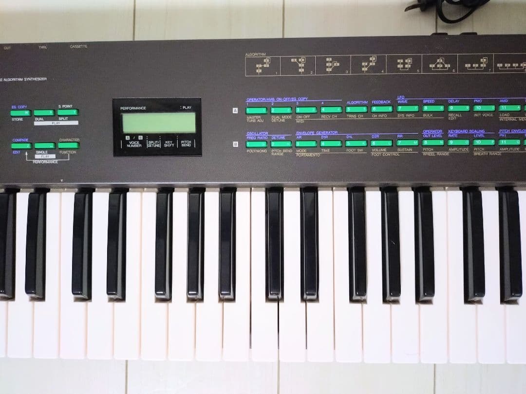YAMAHA DX21 シンセサイザー ソフトケース付き