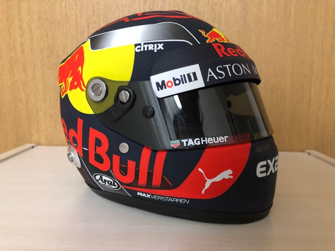マックス・フェルスタッペン レッドブル1/2ヘルメット2018年 本戦仕様