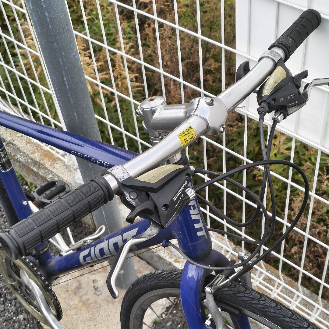 タイヤ新品 クロスバイク GIANT ESCAPE R3 手渡し可