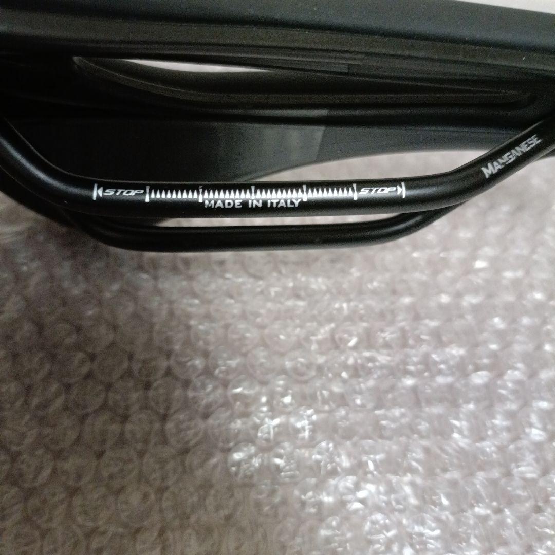 セライタリア NOVUS BOOST EVO SUPERFLOW TM サドル