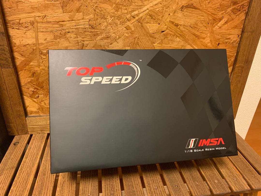 トップスピード　1/18  M4 GT3 EVO IMSA ケース付き