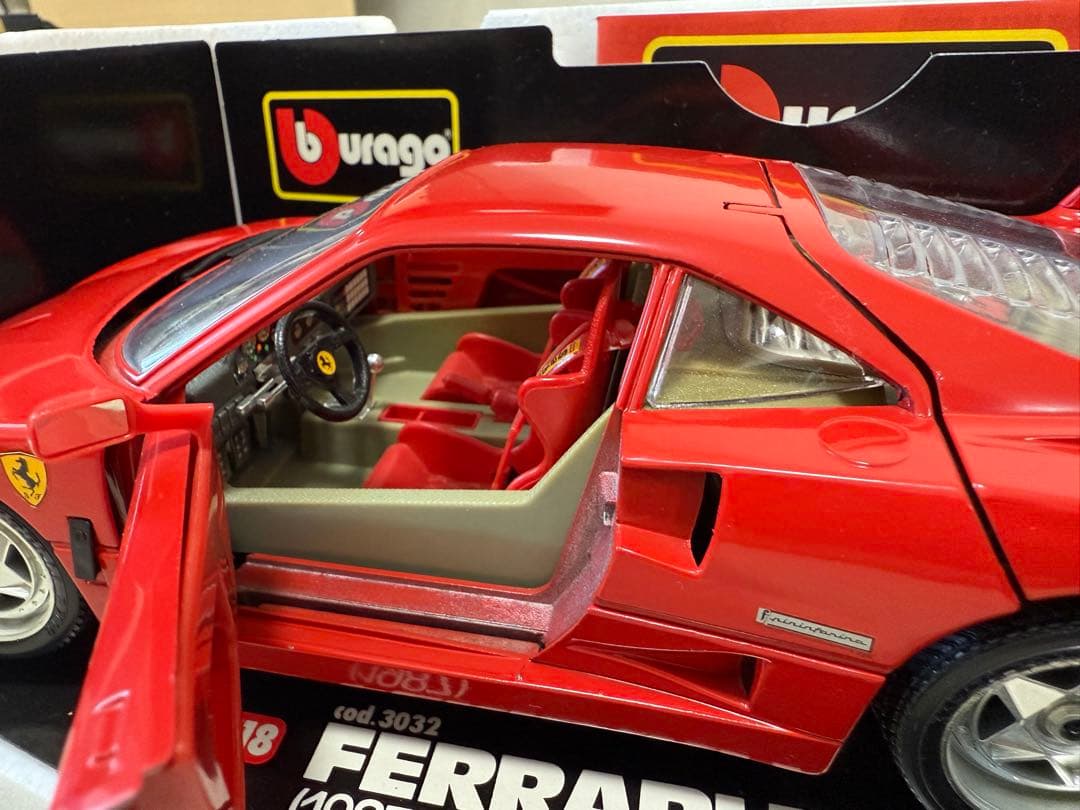 ブラーゴ　フェラーリ F40 (1987)　1/18