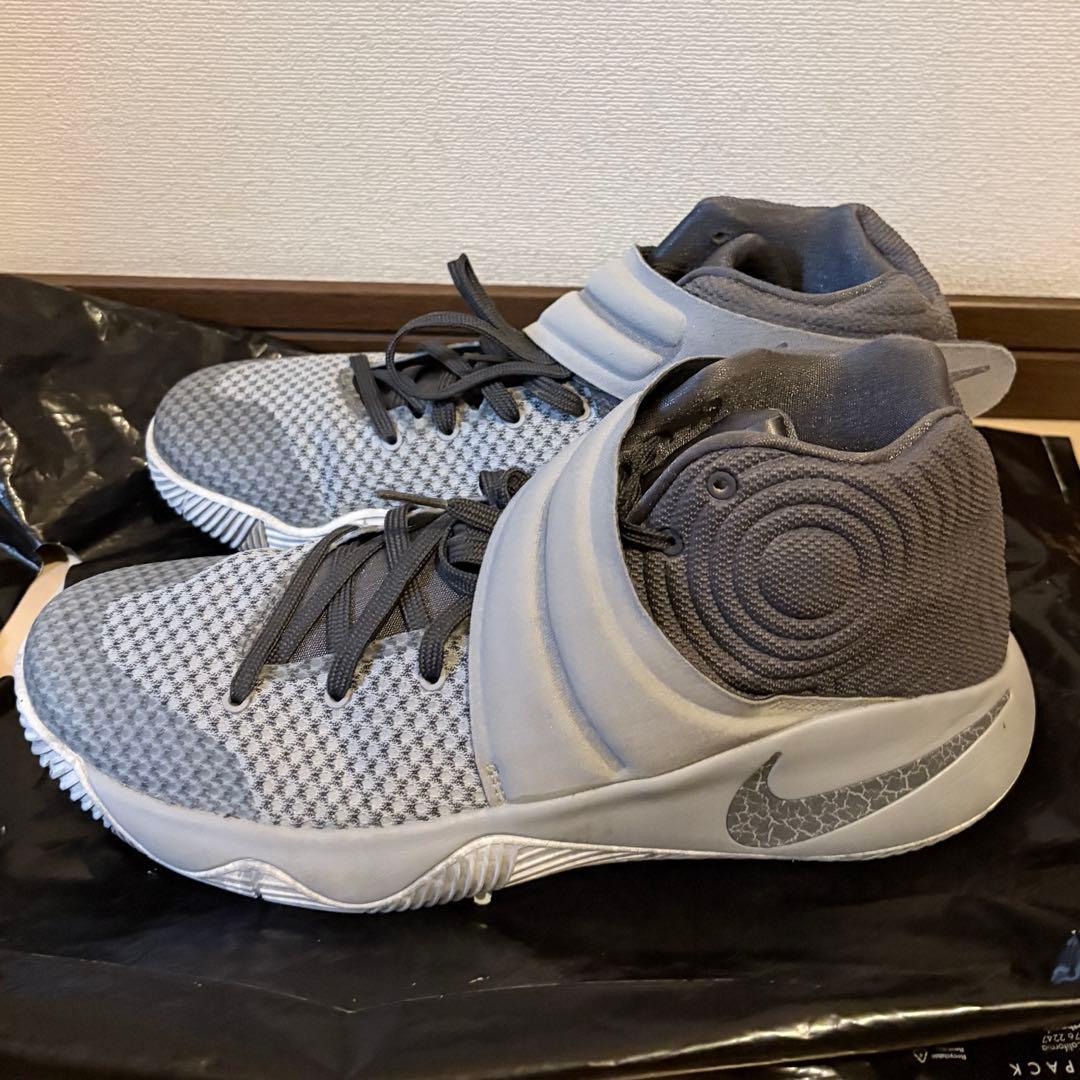 ナイキ カイリー2 ウルフグレー（Nike Kyrie 2）