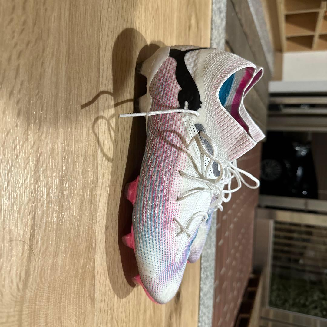 サッカースパイクPUMAフューチャー7 アルティメットLOW FG/AG