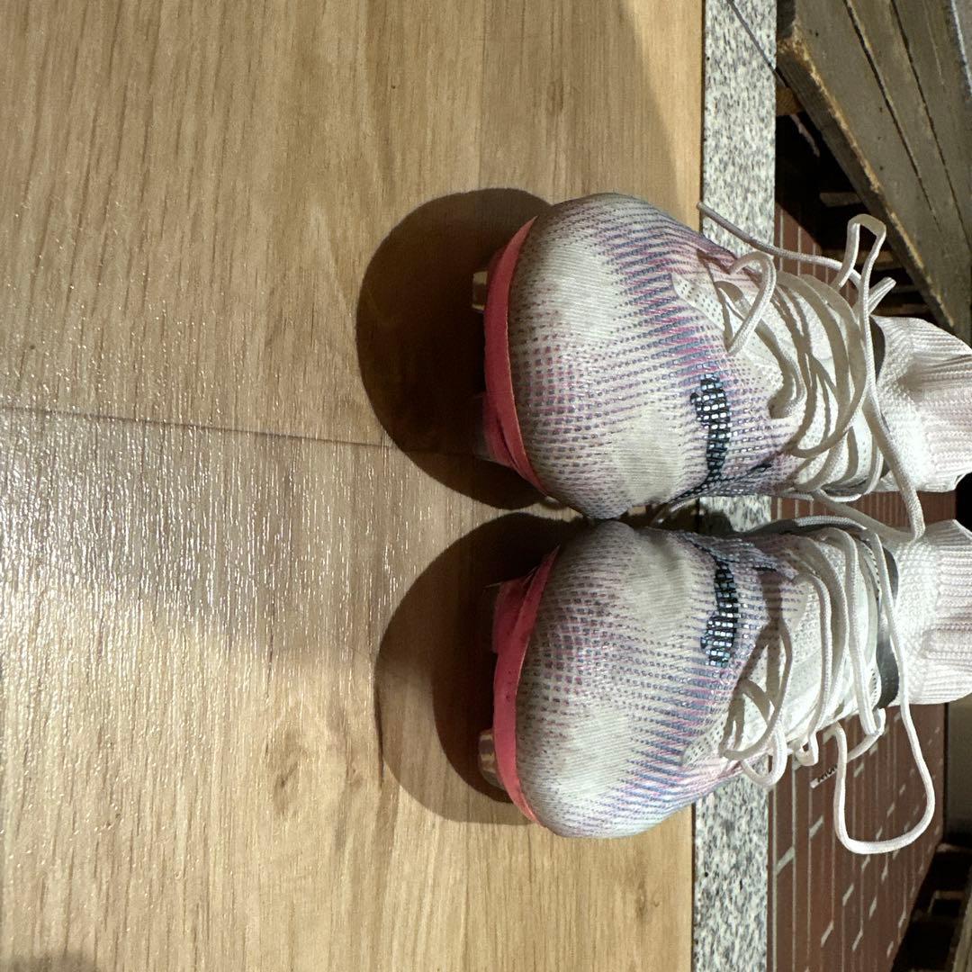 サッカースパイクPUMAフューチャー7 アルティメットLOW FG/AG