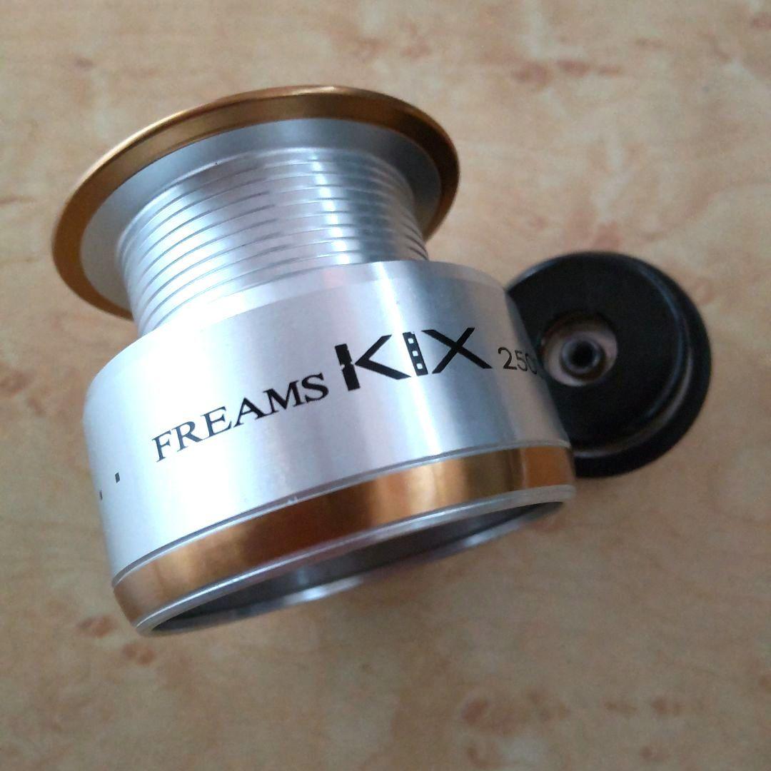 Daiwa ダイワ フリームス KIX キックス 2500 中古美品