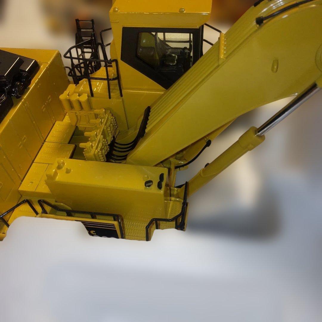 コマツ建機　PC2000-8 BACKHOE 1/50