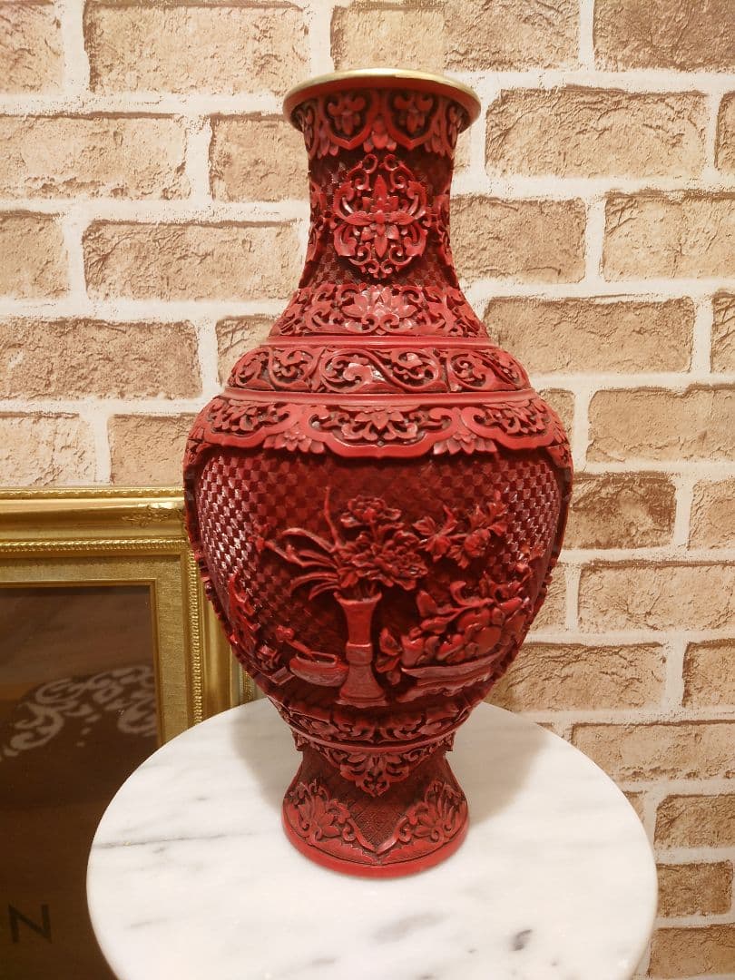 堆朱花瓶